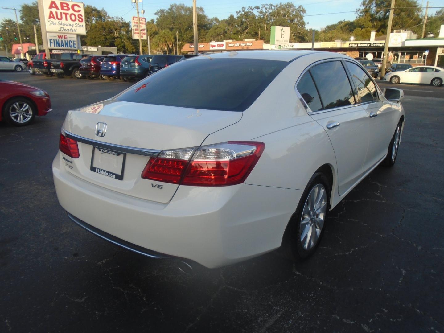 2013 Honda Accord EX-L V6 Sedan AT (1HGCR3F89DA) with an 3.5L V6 SOHC 24V engine, 6-Speed Automatic transmission, located at 6112 N Florida Avenue, Tampa, FL, 33604, (888) 521-5131, 27.954929, -82.459534 - Photo#3